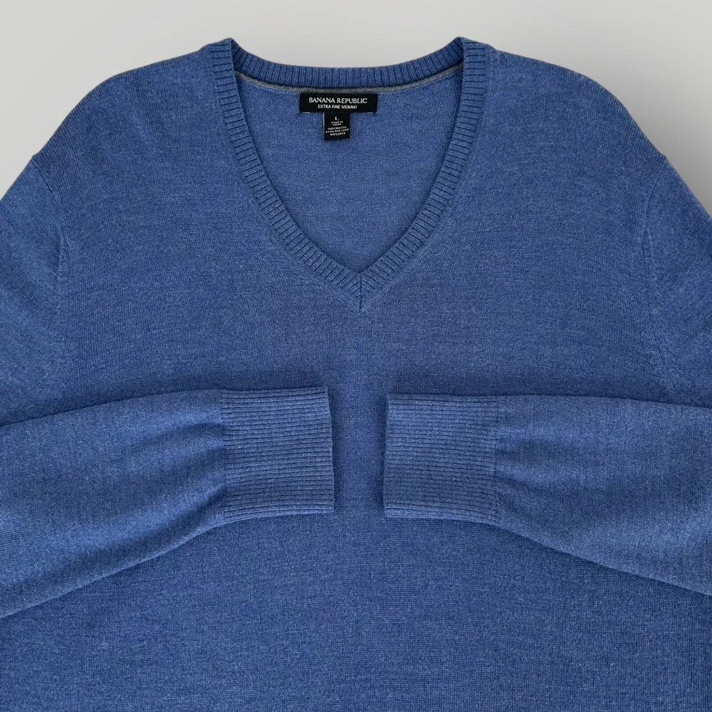 Banana‎ Republic Merino Wool Sweater Mens L Blue V Neck Pullover